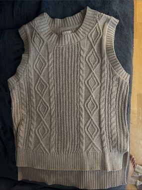 Joie Cable Knit Sleeveless Sweater Vest in Taupe